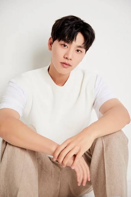 KIM SEOK-WOO